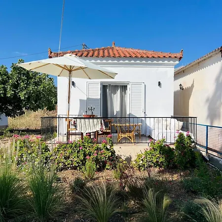 Little House On The Sea בית נופש